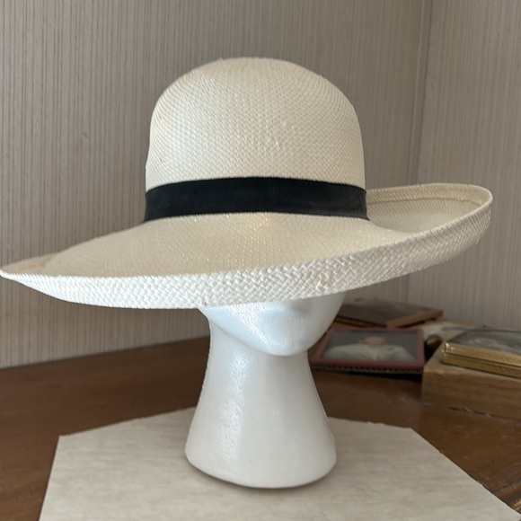 Straw hat - Picture 4 of 4